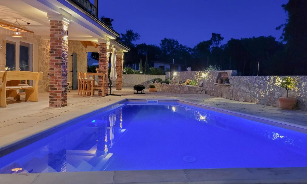Villa Alara - Charming Villa With Heated Swimming Pool Milohnici Kültér fotó