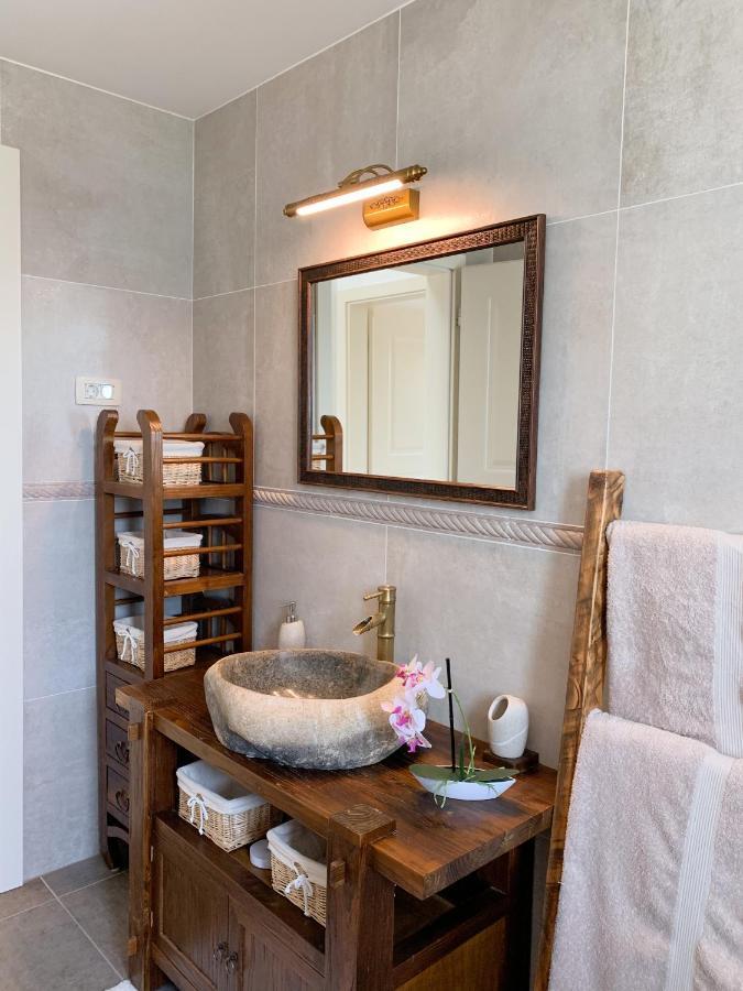 Villa Alara - Charming Villa With Heated Swimming Pool Milohnici Kültér fotó