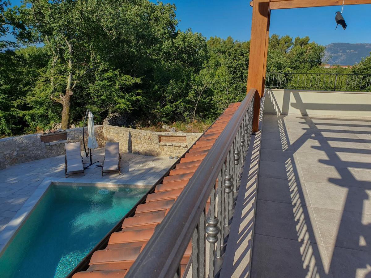 Villa Alara - Charming Villa With Heated Swimming Pool Milohnici Kültér fotó
