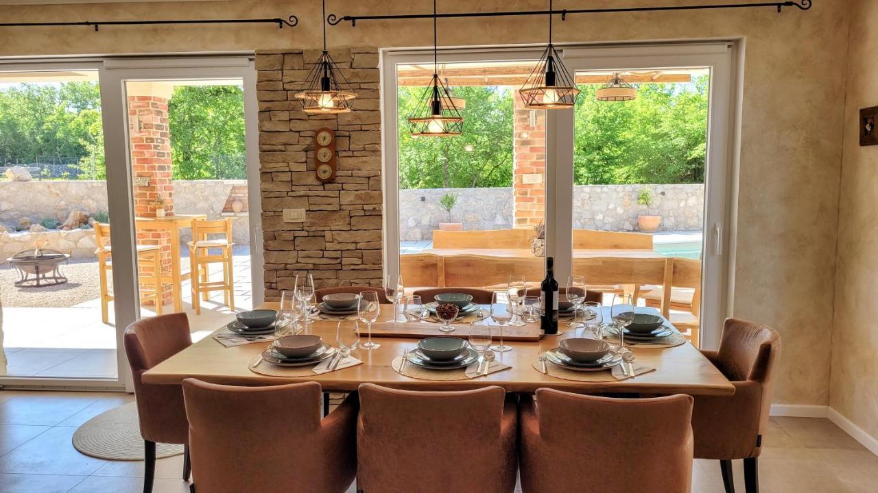 Villa Alara - Charming Villa With Heated Swimming Pool Milohnici Kültér fotó