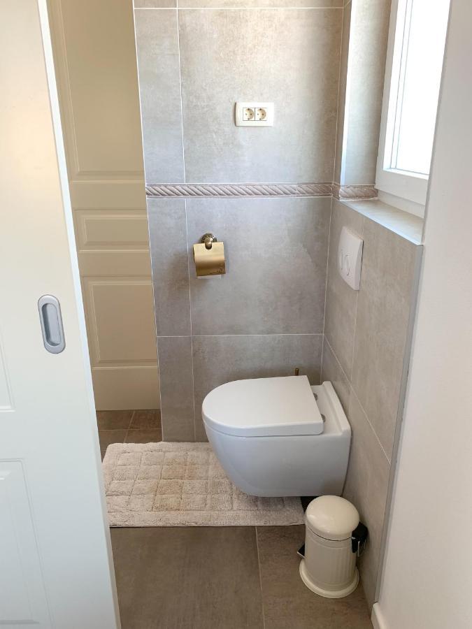 Villa Alara - Charming Villa With Heated Swimming Pool Milohnici Kültér fotó
