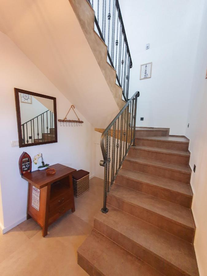 Villa Alara - Charming Villa With Heated Swimming Pool Milohnici Kültér fotó